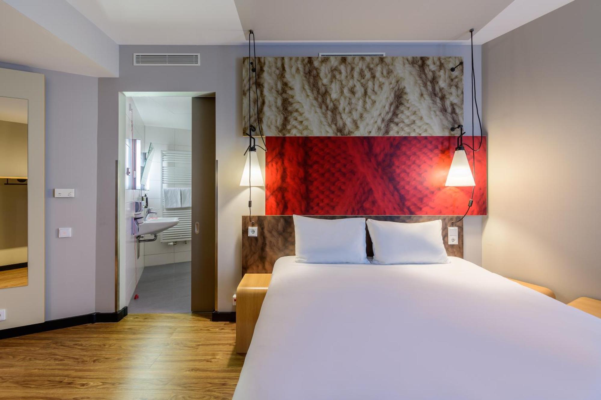 Hotel Ibis Berlin Hauptbahnhof Esterno foto